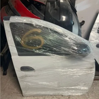 Dacia Duster Sağ Ön Kapı Hatasız 2012-2023